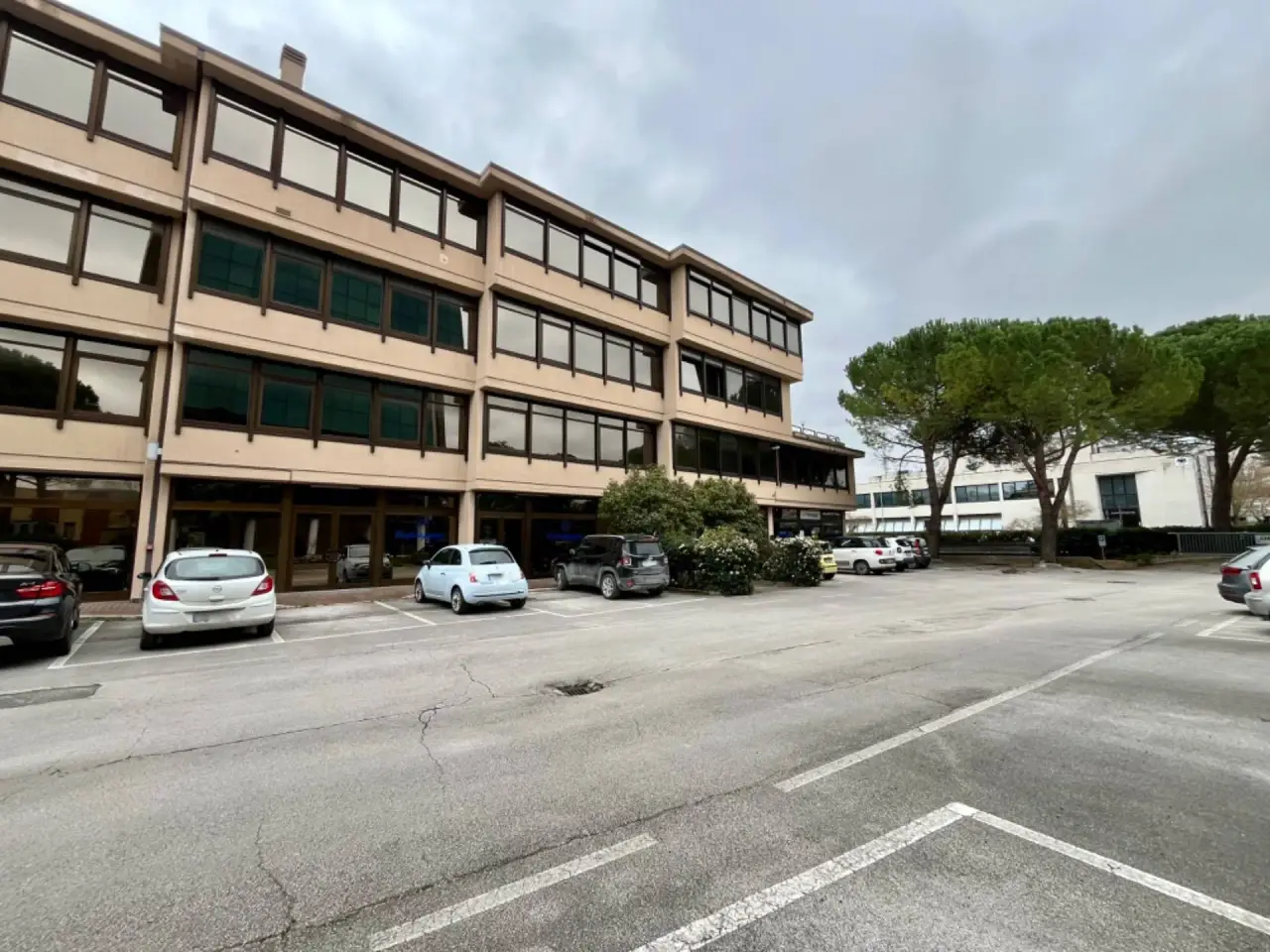 Negozio in Via Giuseppe di Vittorio 3/a, Fabriano, {3} - Foto 2