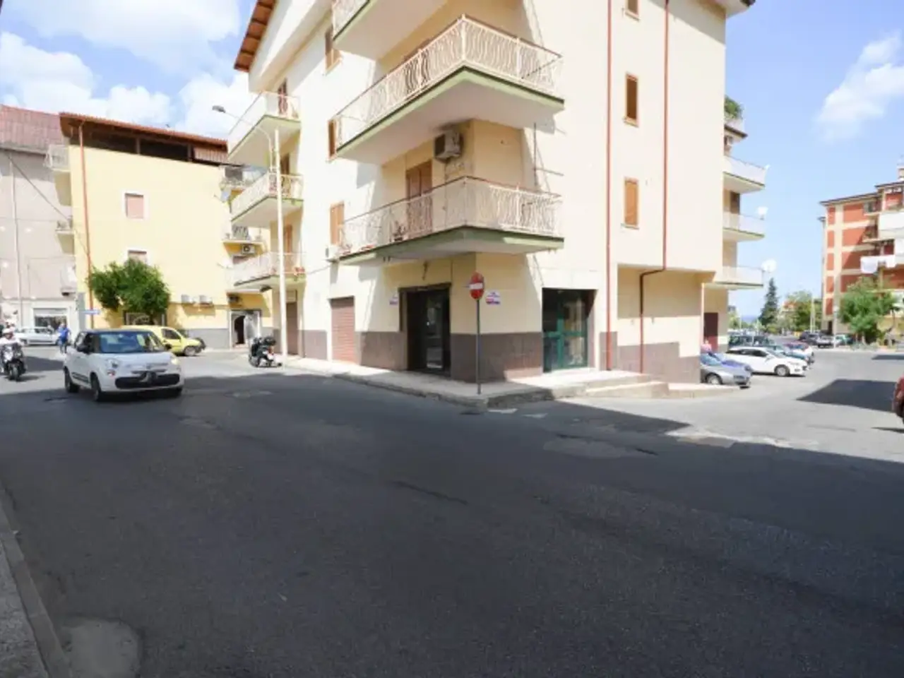 Locale commerciale in Corigliano-Rossano - Via Sicilia, 67, Corigliano-Rossano, {3} - Foto 2