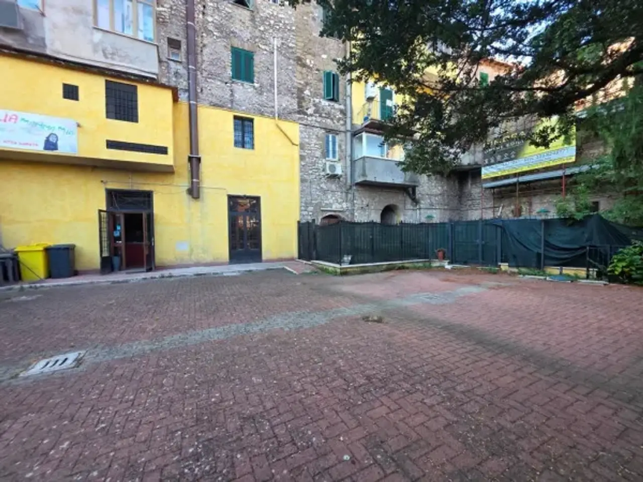 Negozio in Piazza Dante Alighieri 3, Castel Madama, {3} - Foto 2