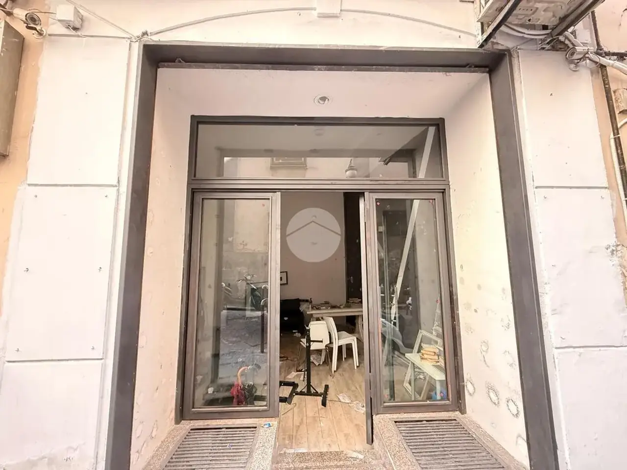 Negozio in Via Nardones 65, Napoli, {3} - Foto 2