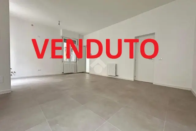 3-room flat in Via IV Novembre 18, Pessano con Bornago - Photo 1