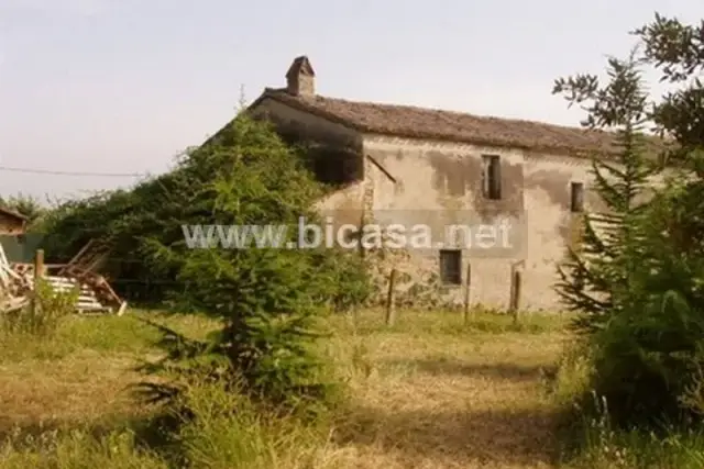 Country house or cottage in Strada Cerreto, Pesaro - Photo 1