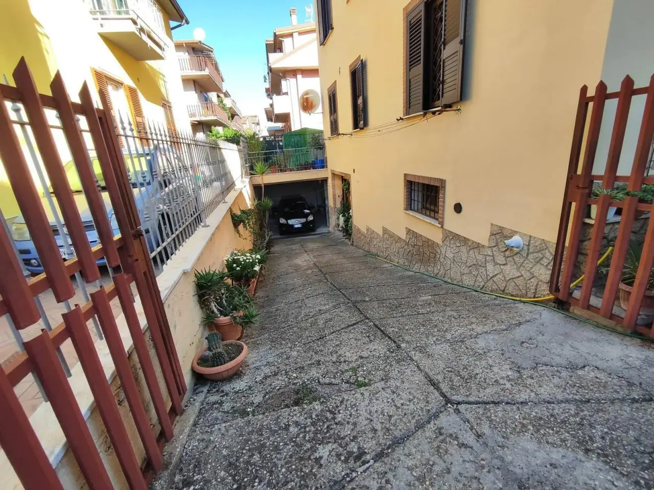 Parcheggio chiuso in Via Nazario Sauro 39, Guidonia Montecelio, {3} - Foto 2