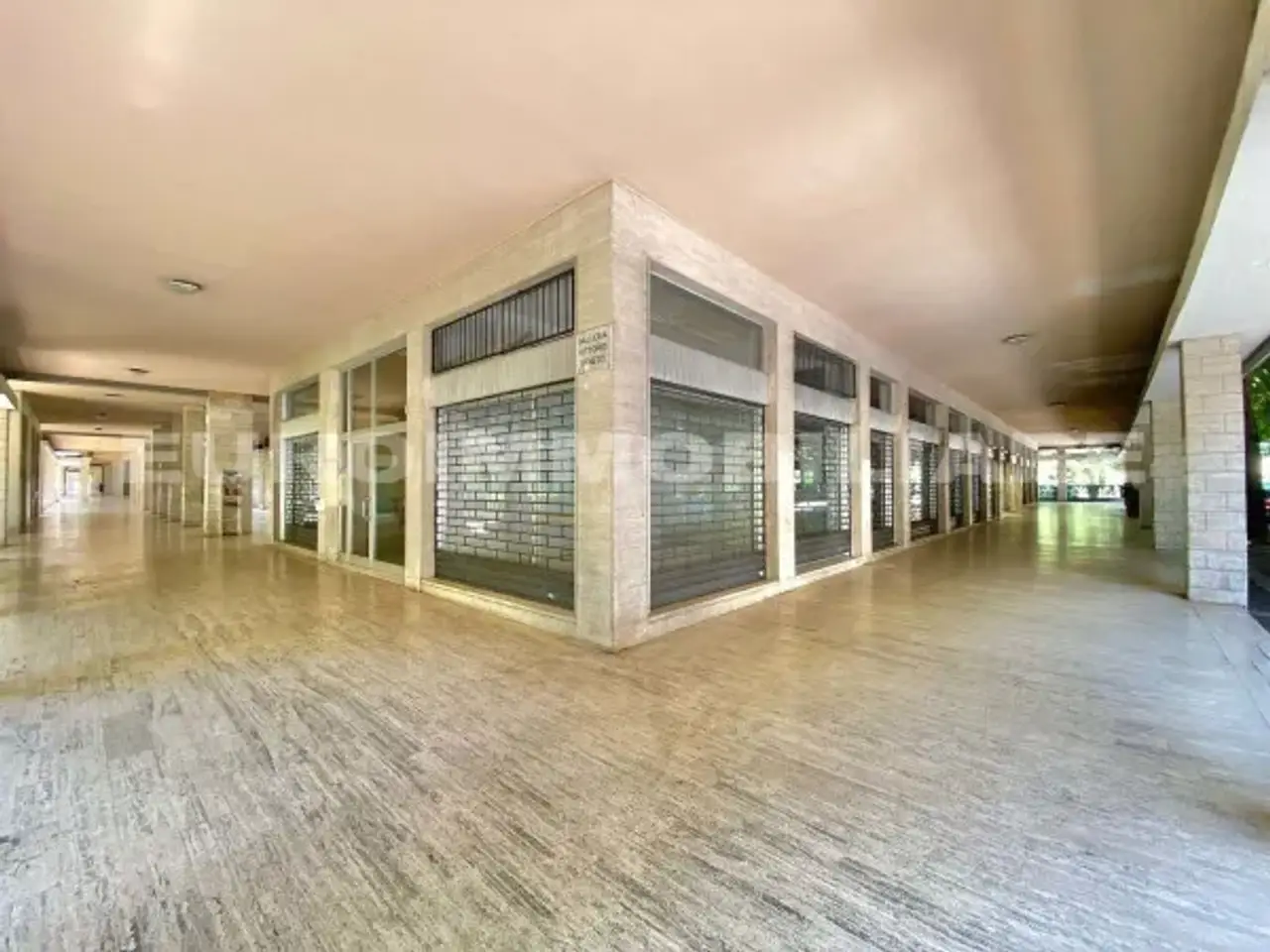 Negozio in Via Vittorio Veneto 109, Brescia, {3} - Foto 2