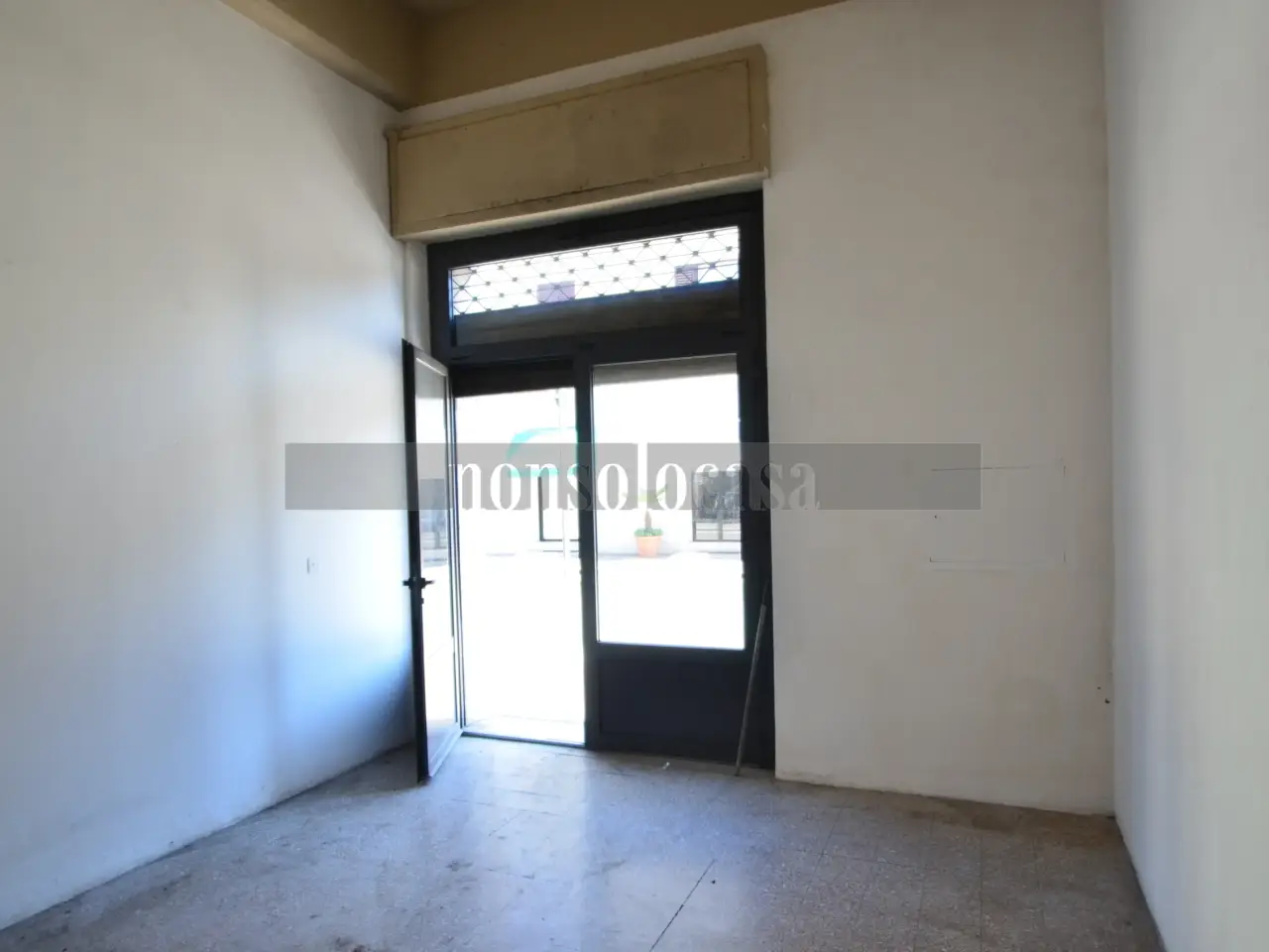 Palazzina commerciale in Via Giuseppe Garibaldi 165, Umbertide, {3} - Foto 2