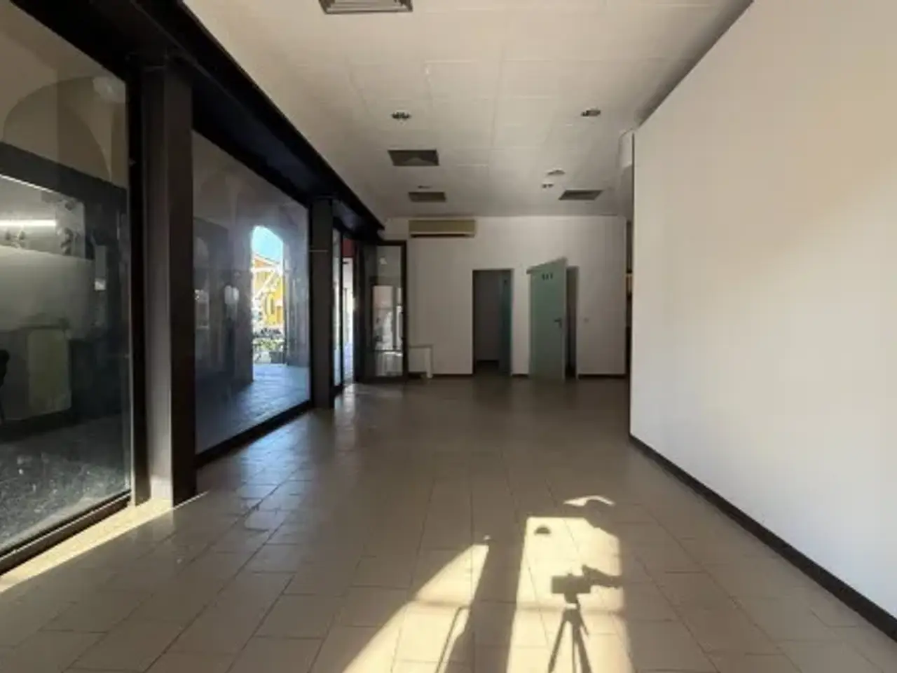 Negozio in Via Giuseppe Mazzini 2, Viadana, {3} - Foto 1