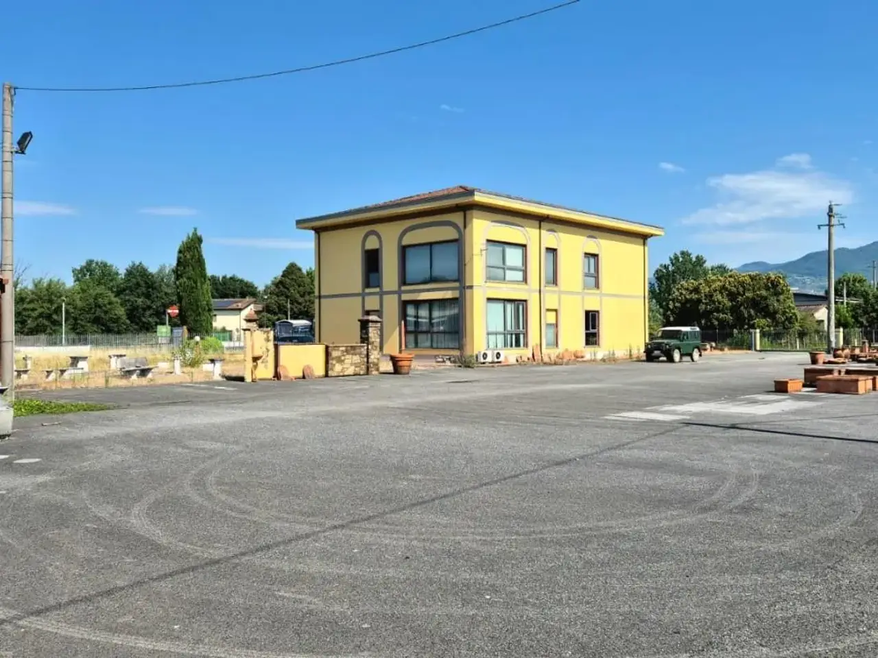 Locale commerciale in Le Europa 408, Capannori, {3} - Foto 2