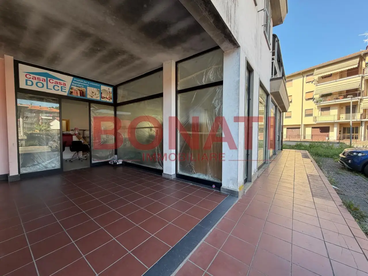 Negozio in Piazza Giuseppe Garibaldi 5, Follo, {3} - Foto 2