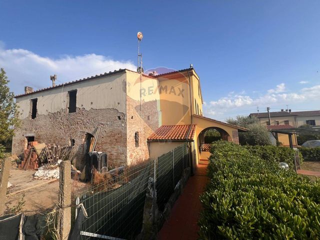 Casa indipendente in Via Metauro 5, Cecina - Foto 1