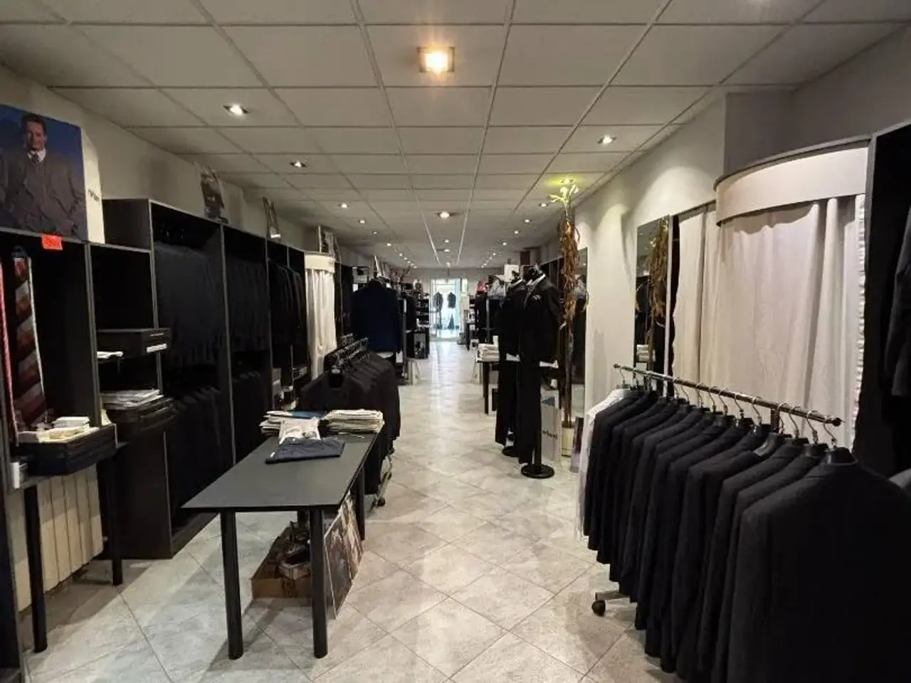 Esercizio commerciale in XXIV Maggio, Collegno, {3} - Foto 1