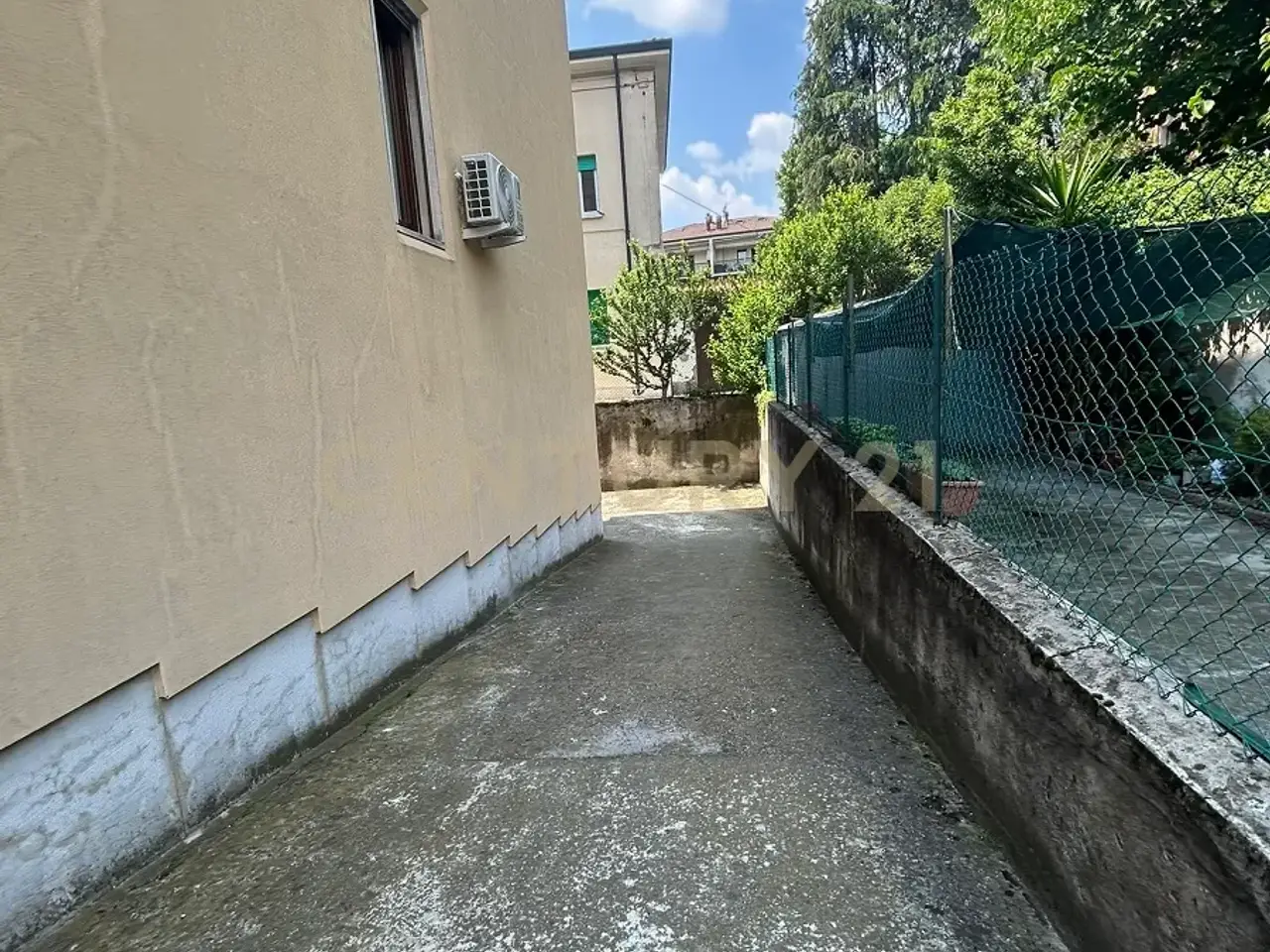 Parcheggio chiuso in Via Claudio Ridolfi 10, Verona, {3} - Foto 2