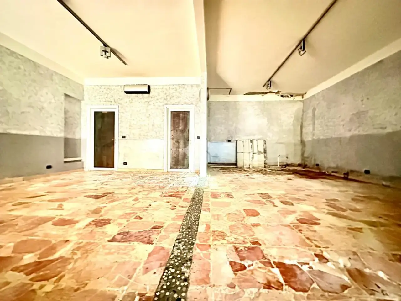 Negozio in Via Roma 62, Novi Ligure, {3} - Foto 1