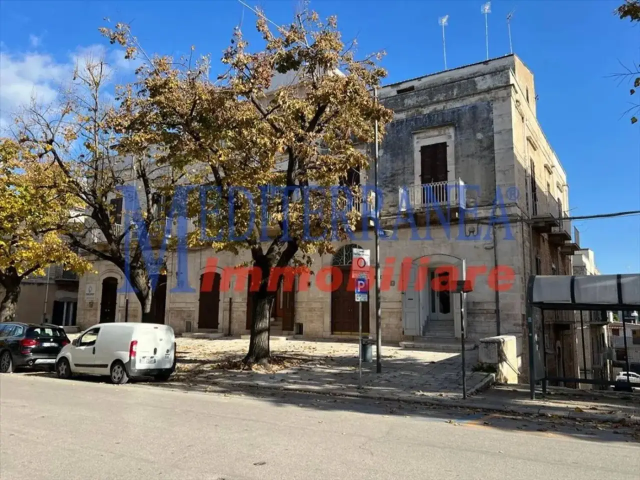 Locale commerciale in Area Residenziale Indirizzo Non Visibile Ruvo di Puglia, Ruvo Di Puglia, {3} - Foto 1