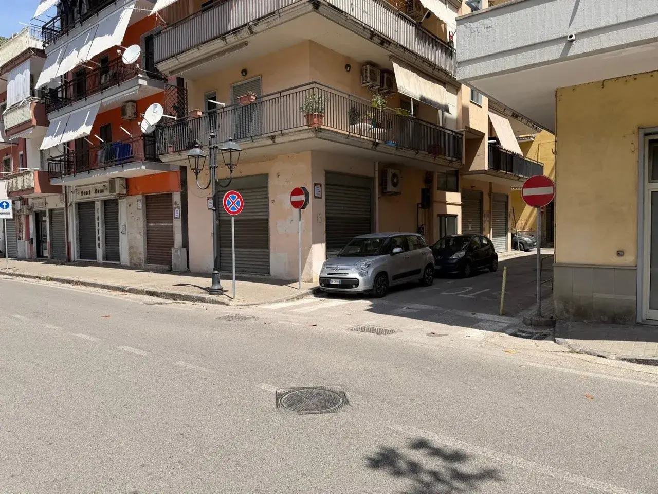 Negozio in Via Monfalcone, Battipaglia, {3} - Foto 1