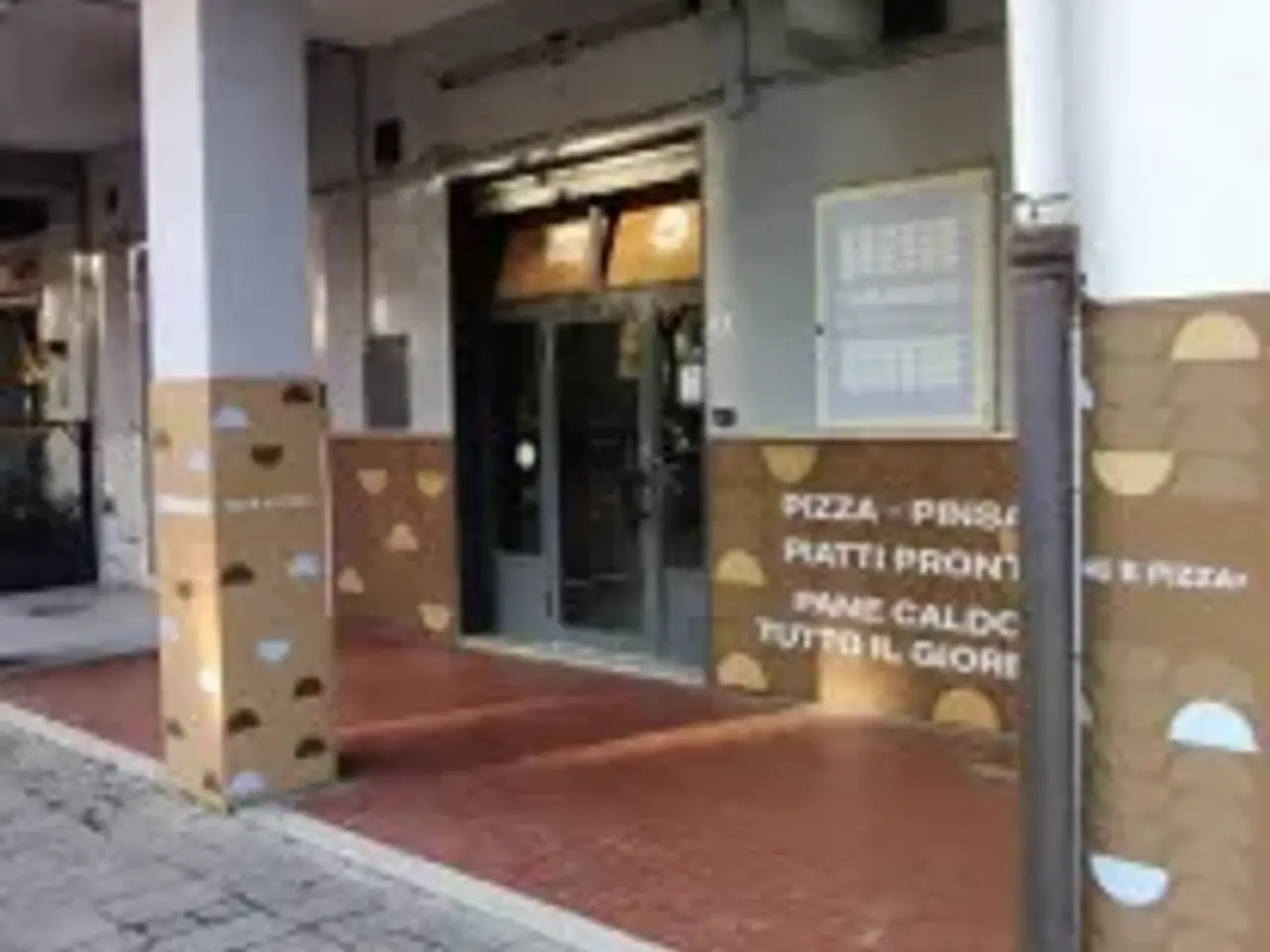 Negozio in Piazza Risorgimento 9, Pontecagnano Faiano, {3} - Foto 1
