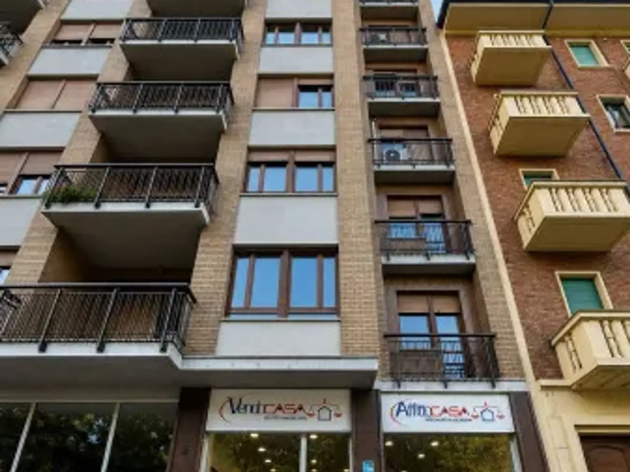 Negozio in Via Arnaldo da Brescia 9, Torino, {3} - Foto 2