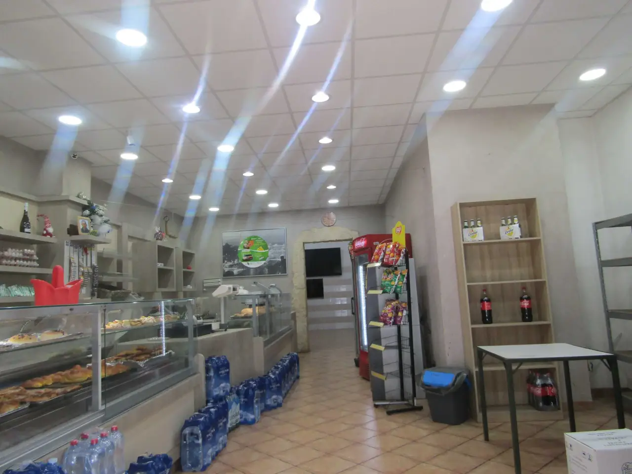 Locale commerciale in Viale della Regione, Caltanissetta, {3} - Foto 2