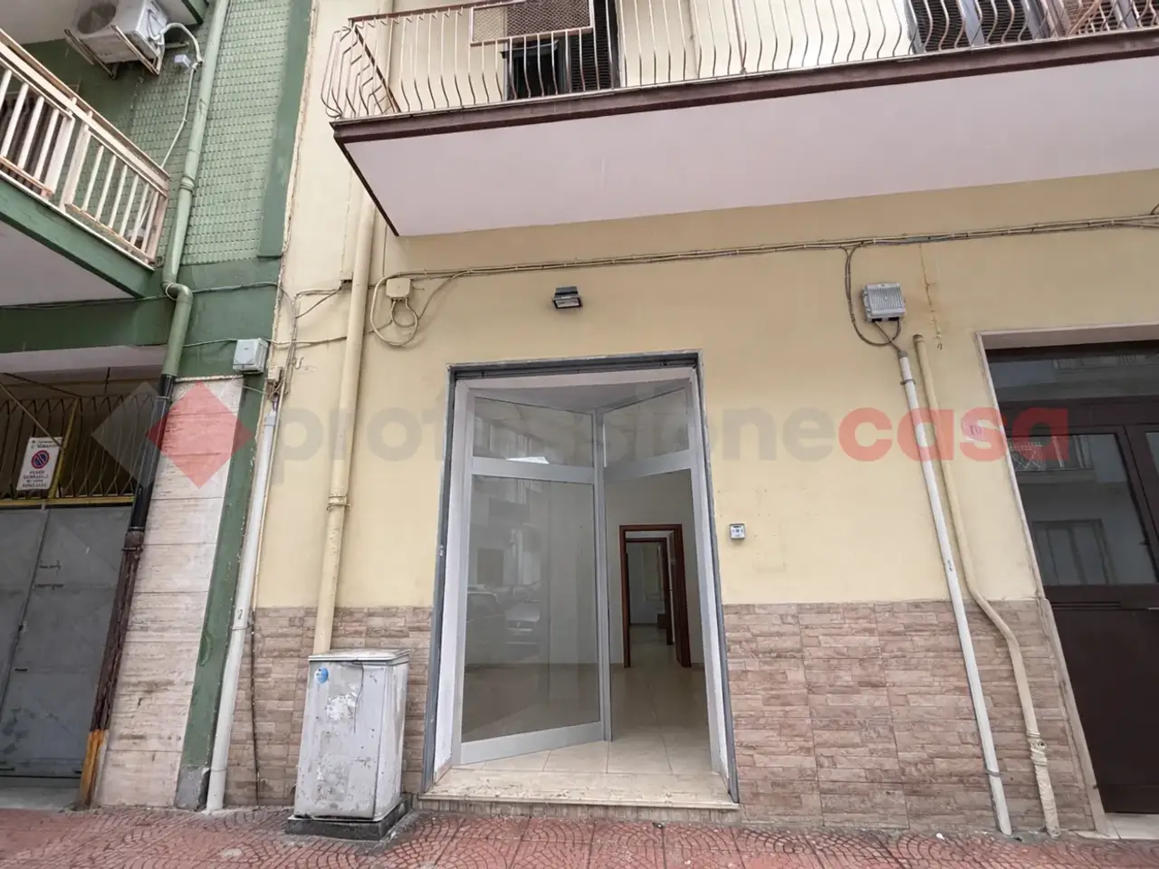 Negozio in Via Corsica 19, Taranto, {3} - Foto 1