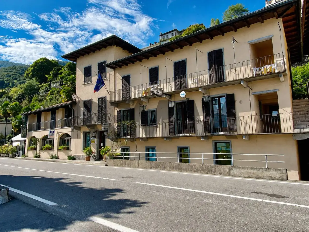 Esercizio commerciale in , Oggebbio, {3} - Foto 1