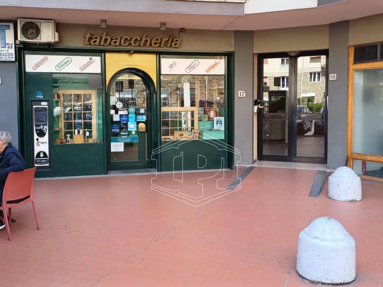 Tabaccheria in Via della Rondinella 17q, Firenze, {3} - Foto 2