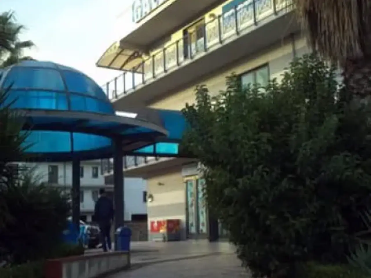 Negozio in Viale dei Tigli, Casalnuovo Di Napoli, {3} - Foto 2