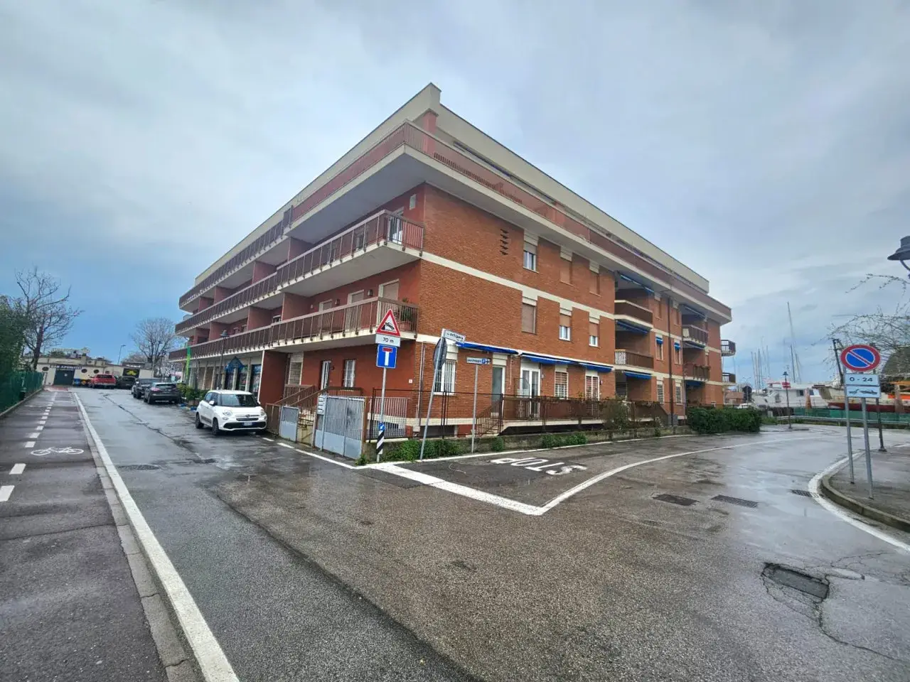 Magazzino in Via Ortigara, Rimini, {3} - Foto 1