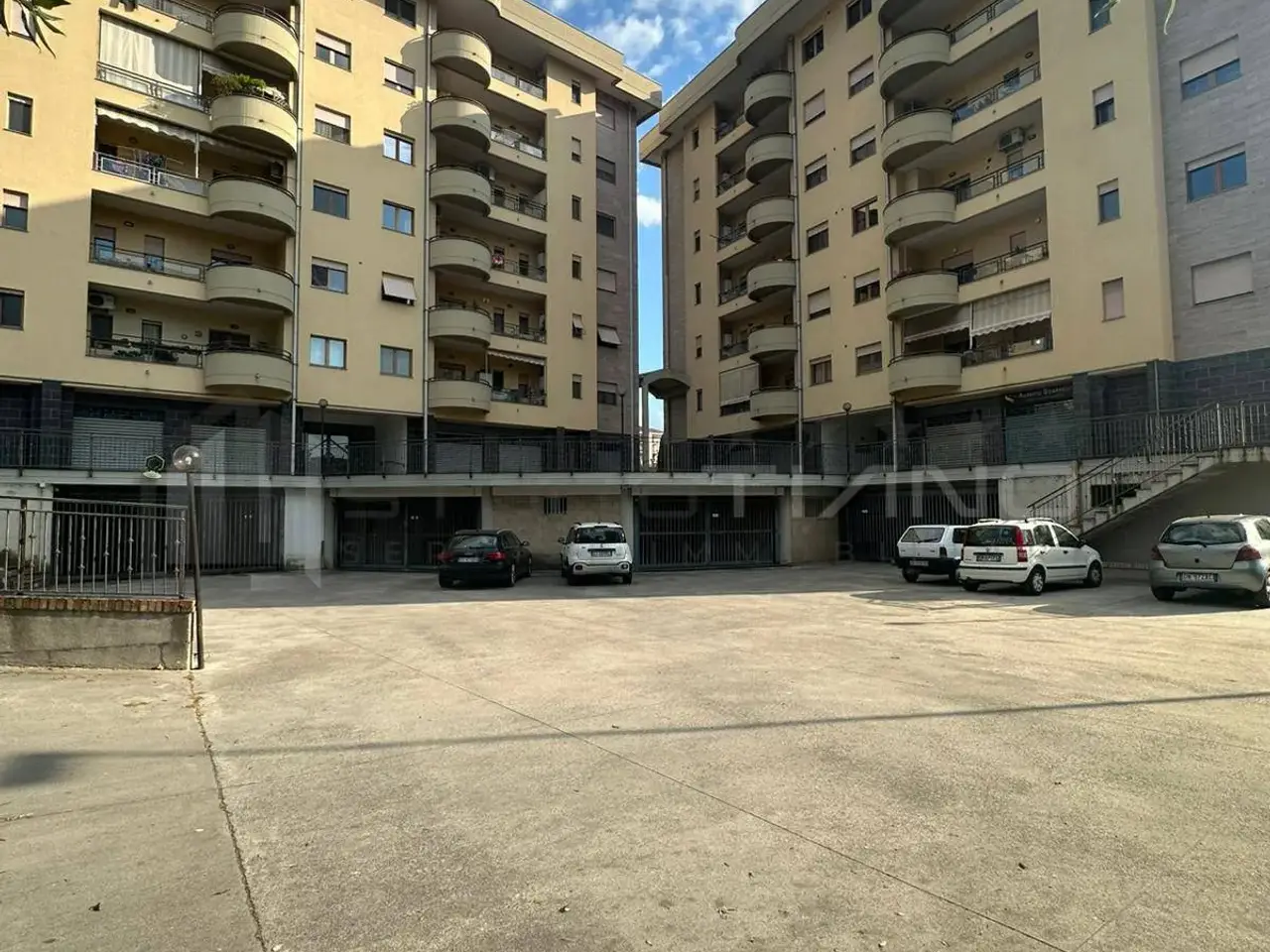 Ufficio in Viale Giacomo Mancini, Cosenza, {3} - Foto 2