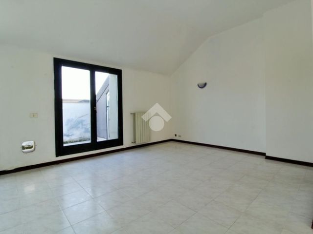 3-room flat in Via Leopoldo Fagnani, Sedriano - Photo 1