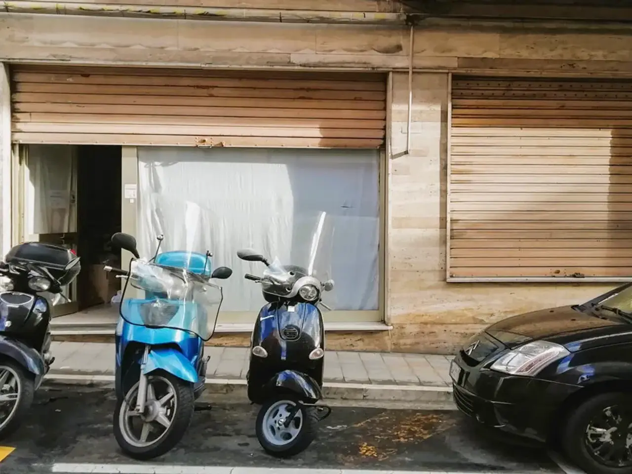 Magazzino in Via Martiri della Libertà, Sanremo, {3} - Foto 2