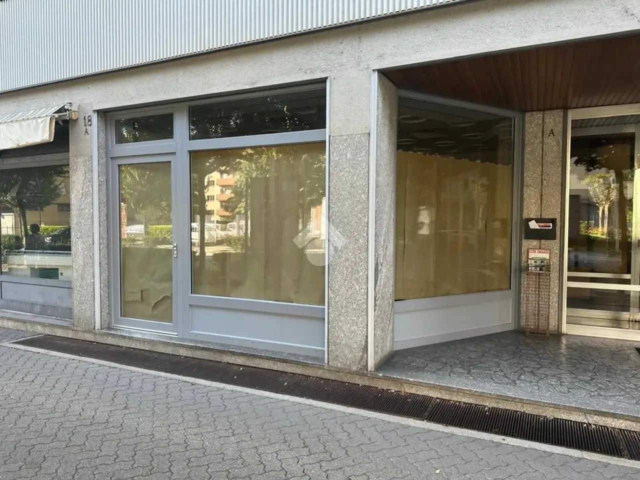 Negozio in Viale Milano, Sondrio, {3} - Foto 1