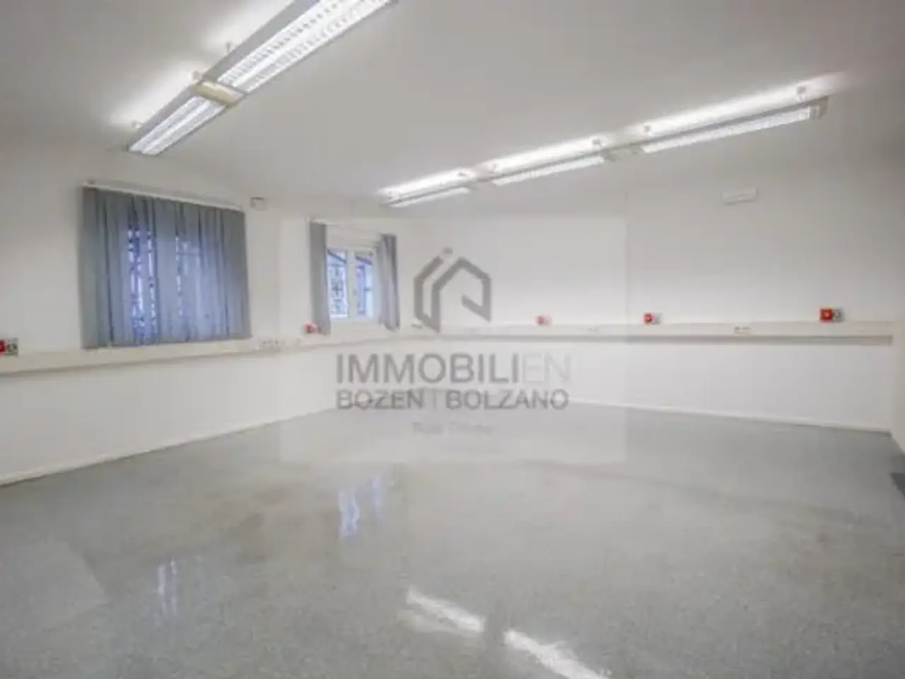 Ufficio in Piazza della Parrocchia 6, Bolzano, {3} - Foto 1