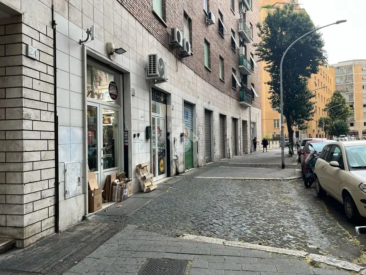 Negozio in Via Evandro 20, Roma, {3} - Foto 2