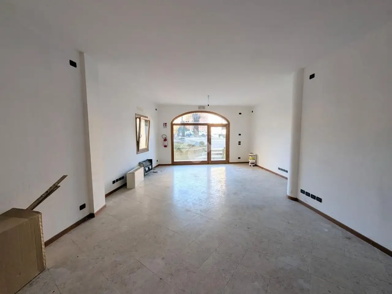 Negozio in Via Patrioti, Farra Di Soligo, {3} - Foto 1