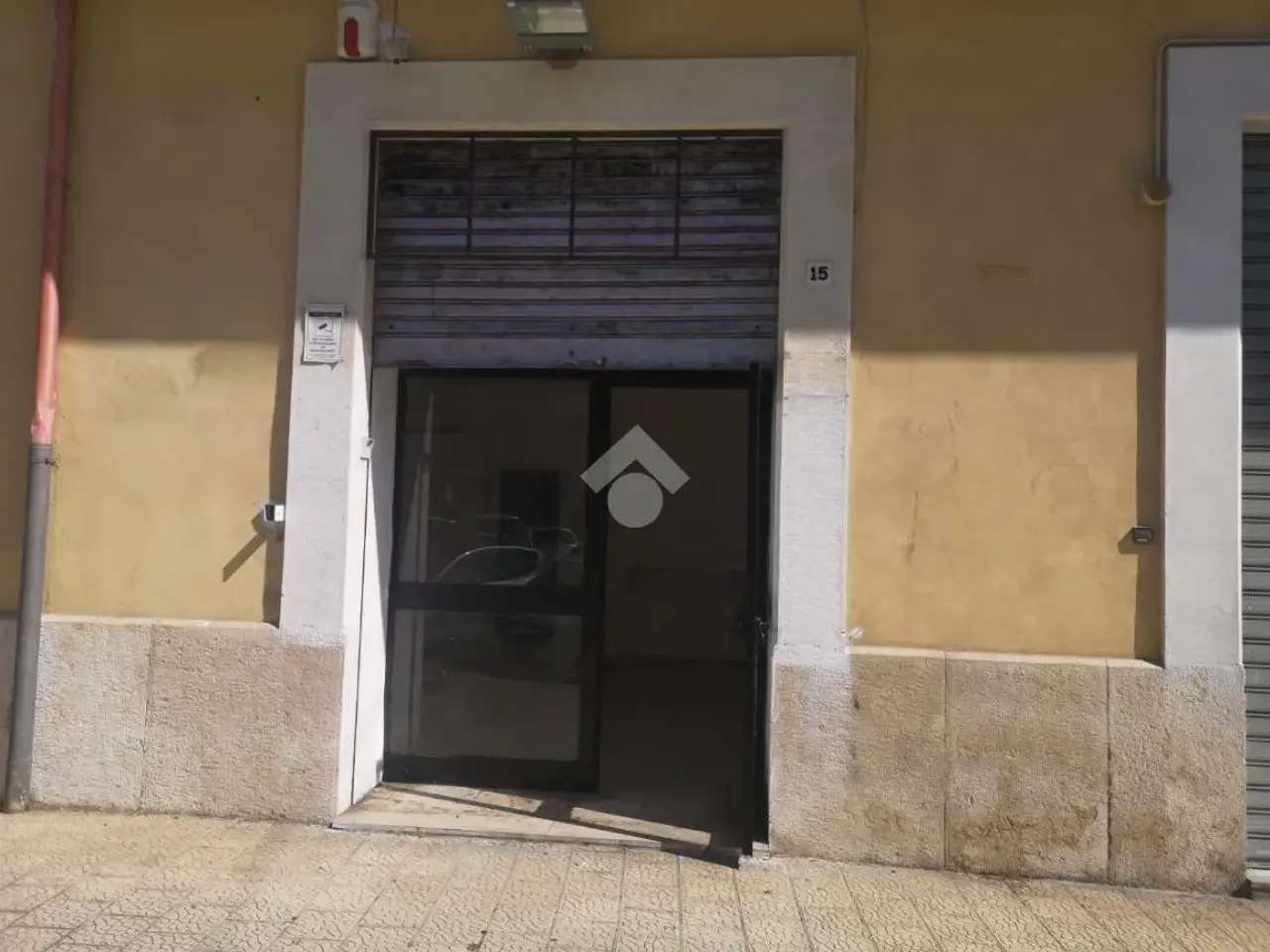 Negozio in Via Vincenzo della Rocca 15, Foggia, {3} - Foto 1