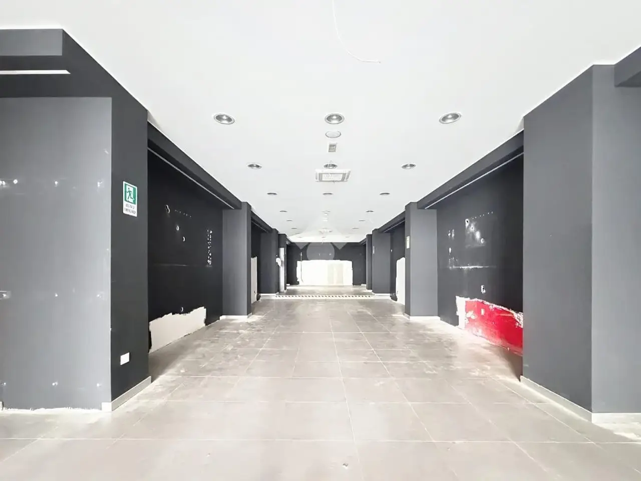 Negozio in Via Ricasoli, Livorno, {3} - Foto 1