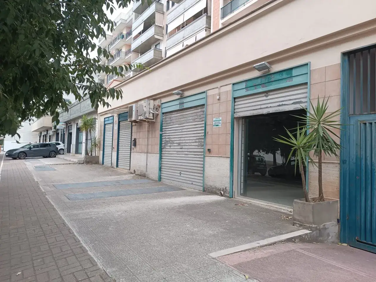 Palazzina commerciale in Via Rosalba Carriera 58/60, Andria, {3} - Foto 2