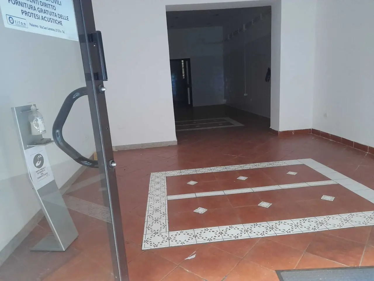 Negozio in Via Giovanni Aurispa 102, Palermo, {3} - Foto 1