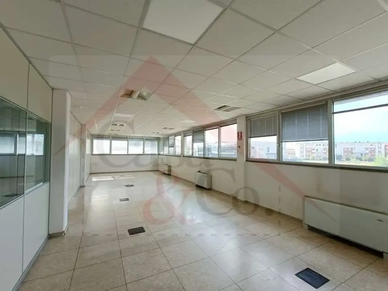 Palazzina commerciale in Via Nonantolana, Modena, {3} - Foto 1
