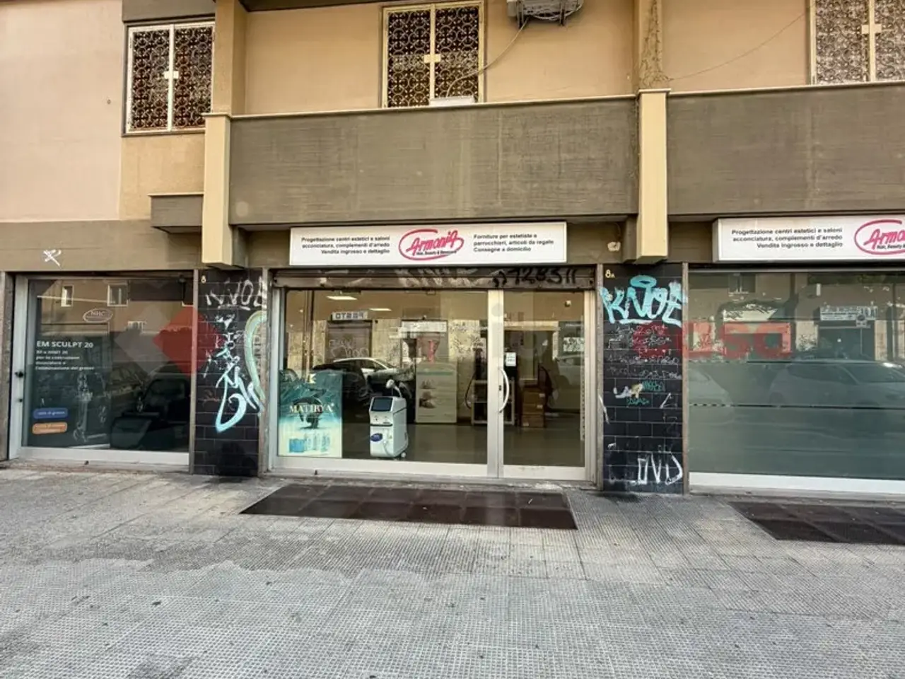 Negozio in Via Devito Francesco 8, Bari, {3} - Foto 2