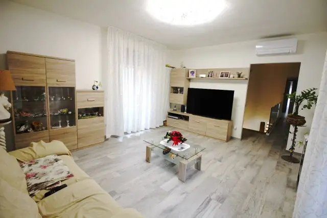 Apartament in Via Firenze 22, Pontedera - Photo 1