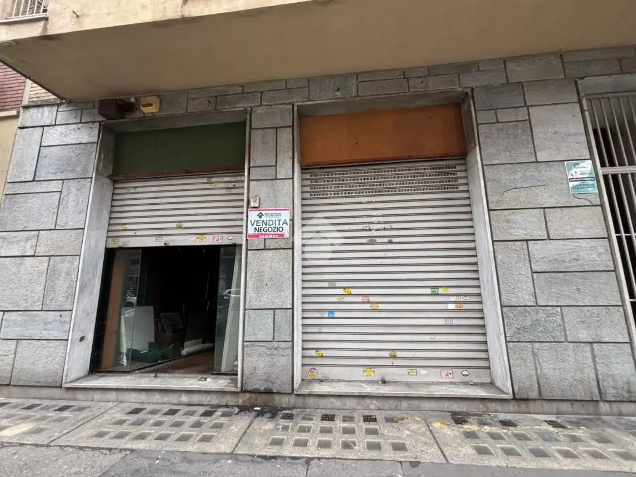 Negozio in Via Luigi Salvatore Cherubini 10, Torino, {3} - Foto 2