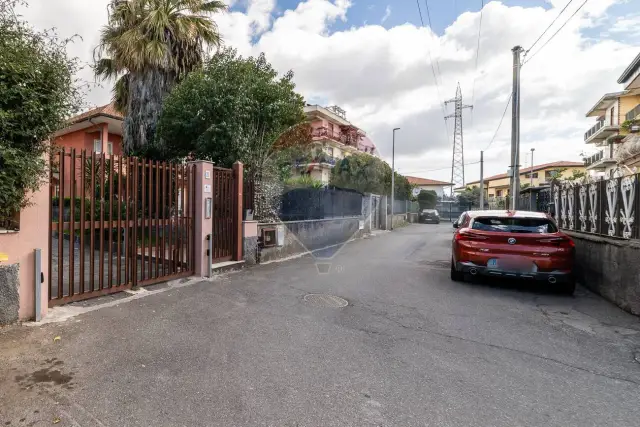 Trilocale in Via Giovanni Fattori 27, Gravina di Catania - Foto 1