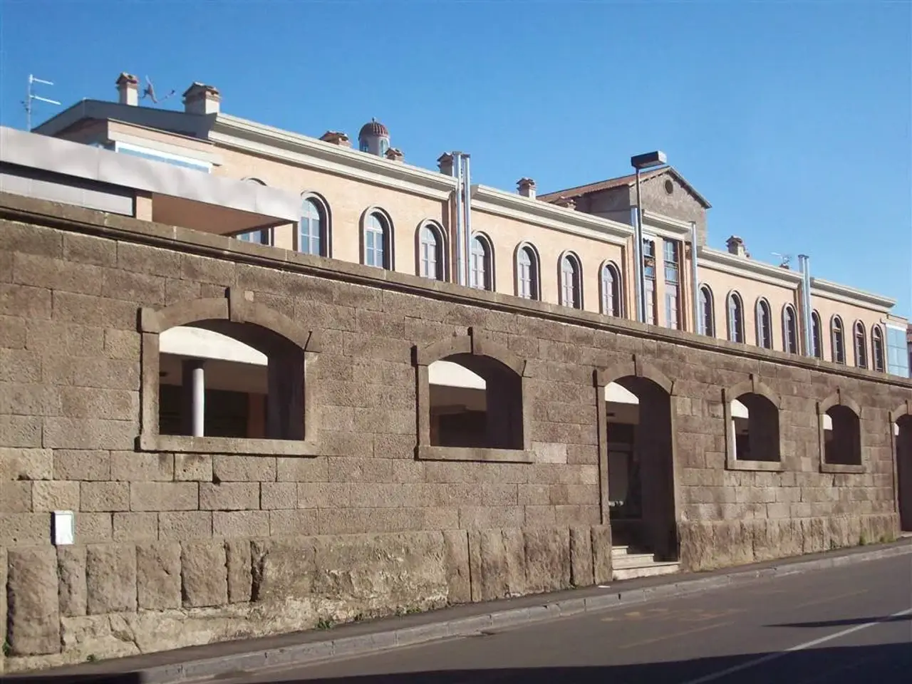 Negozio in Via Santa Maria in Gradi, Viterbo, {3} - Foto 1