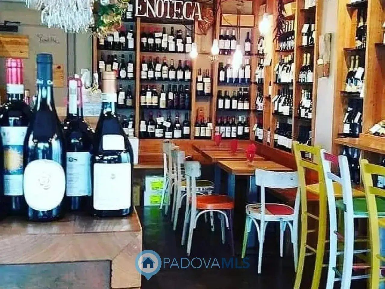 Enoteca in Via Alessandro Guidi, 23, Padova, {3} - Foto 1