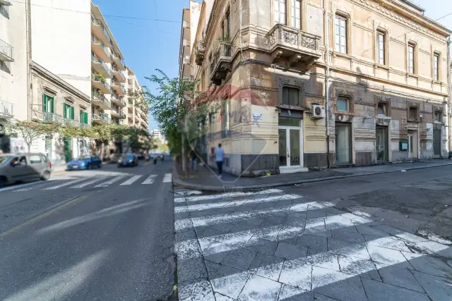 Geschäft in Via Quintino Sella 38, Catania - Foto 1