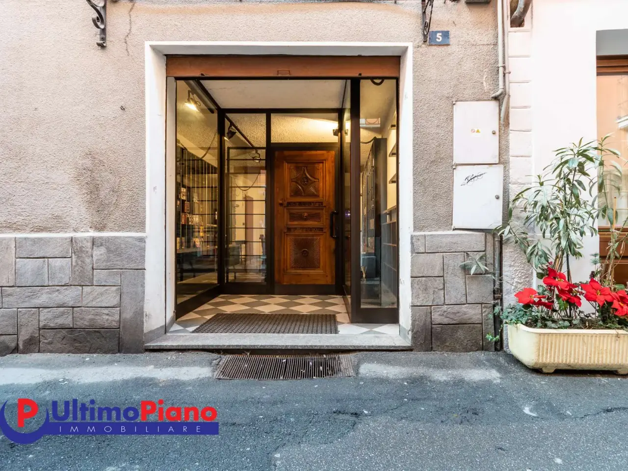 Negozio in Via Claude d'Avise, Aosta, {3} - Foto 2