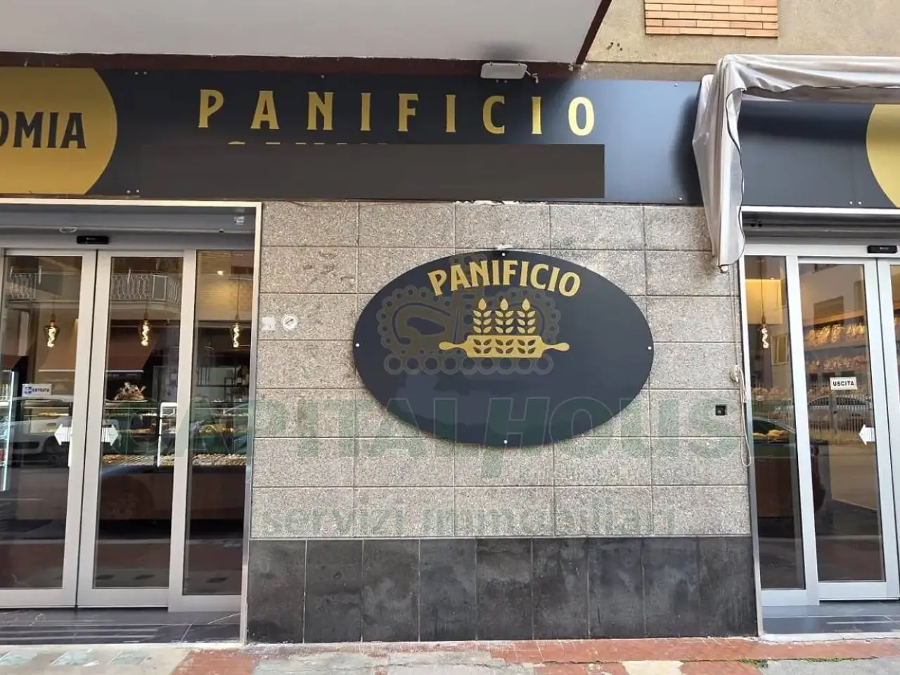 Negozio in Via Ricciardelli 16, Caserta, {3} - Foto 1
