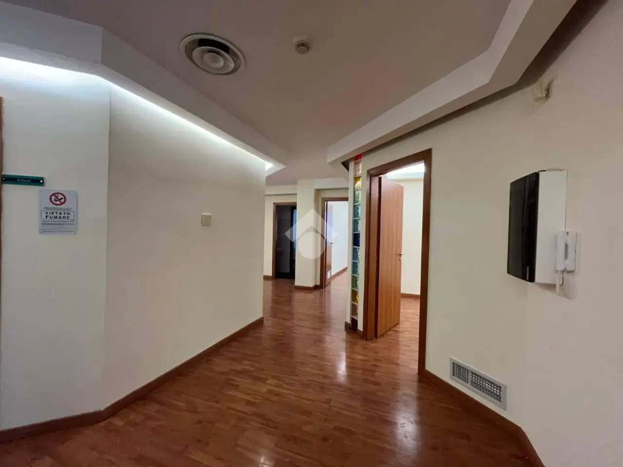 Ufficio in Corso Italia 131, Montalto Uffugo, {3} - Foto 2