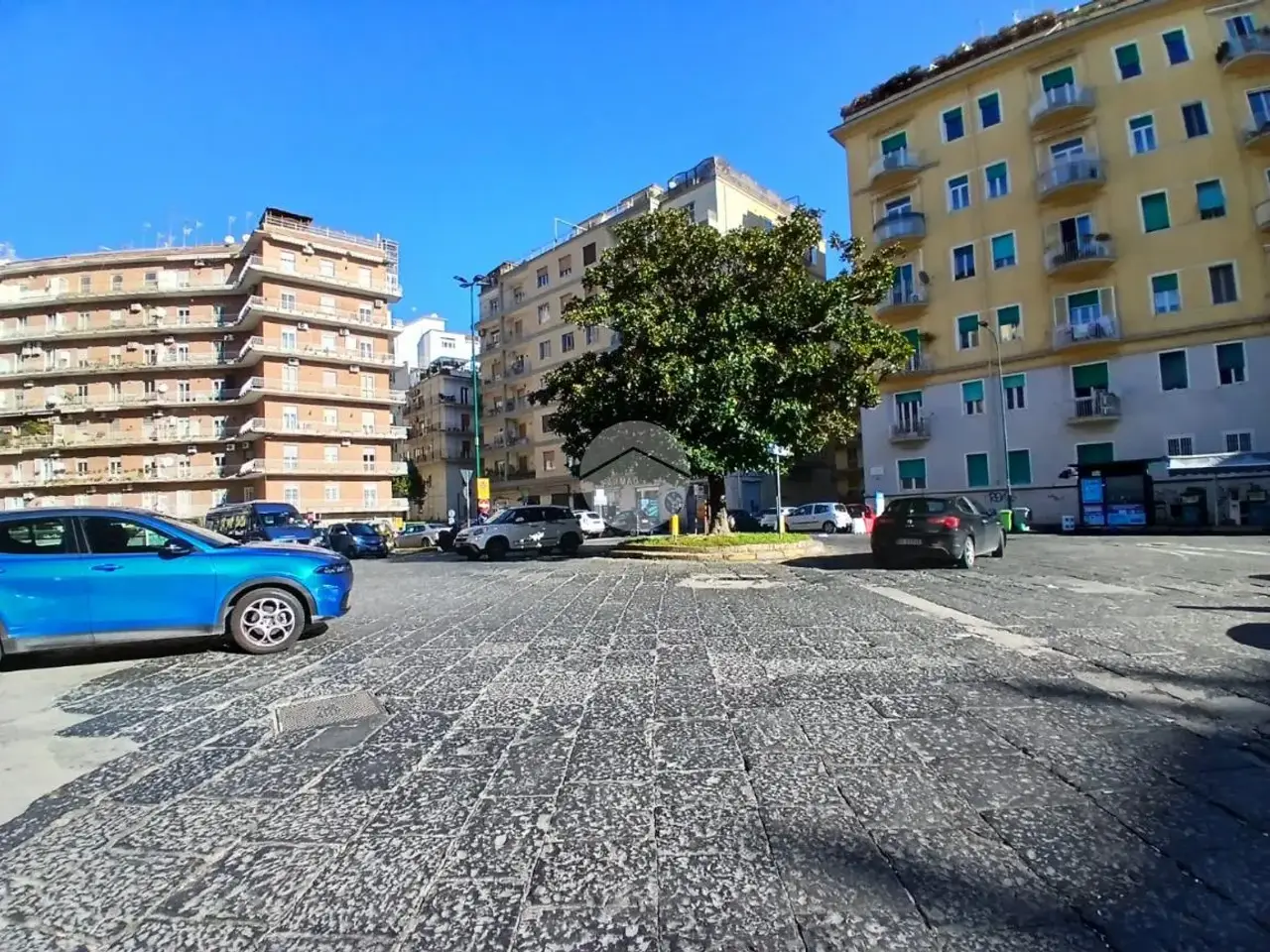 Negozio in Via Girolamo Santacroce 74, Napoli, {3} - Foto 2