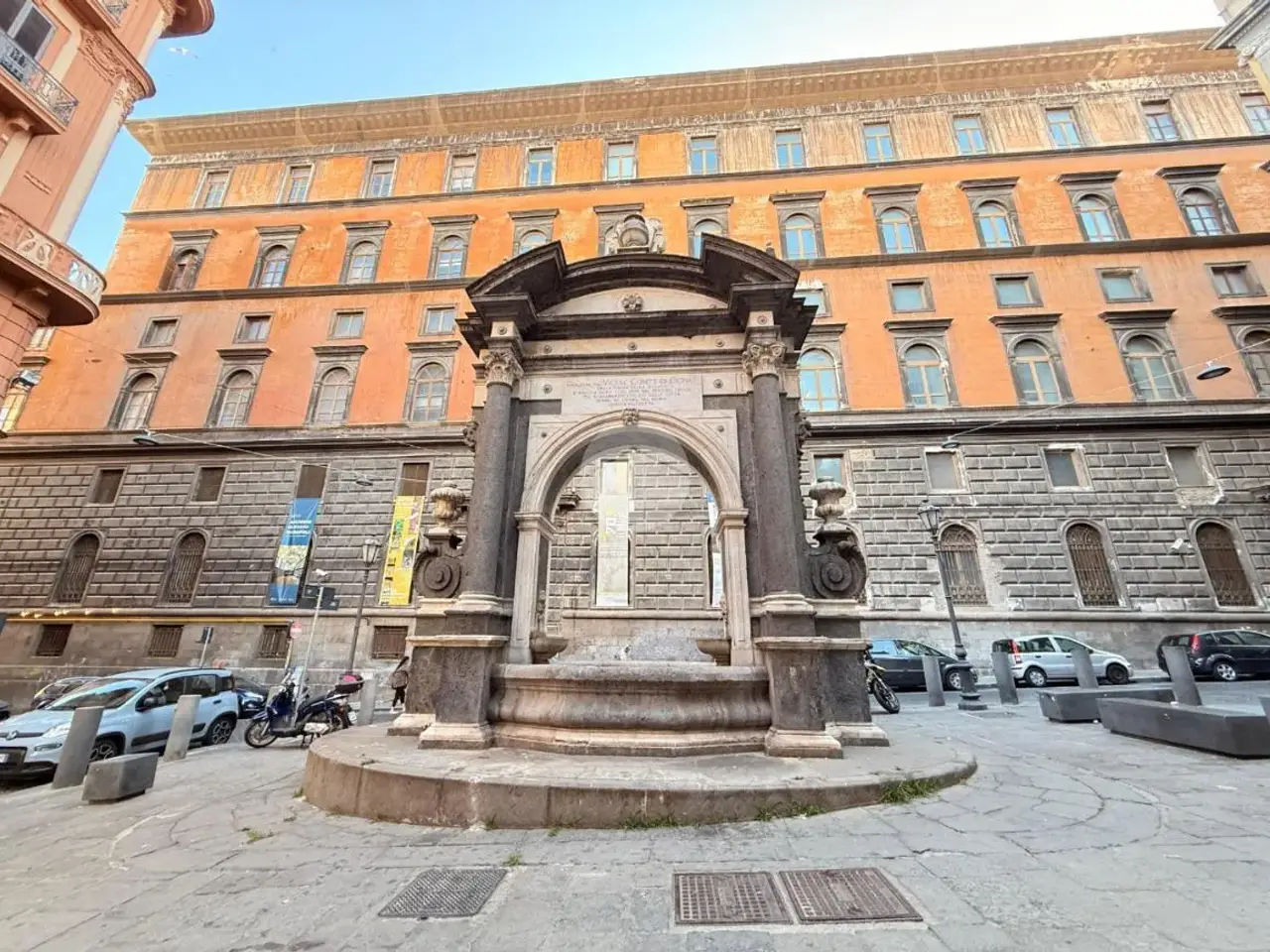 Negozio in Adiacente San Biagio dei Librai, Napoli, {3} - Foto 2